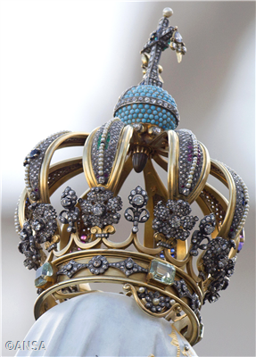 CONSAGRAR AS FAMÍLIAS A NOSSA SENHORA